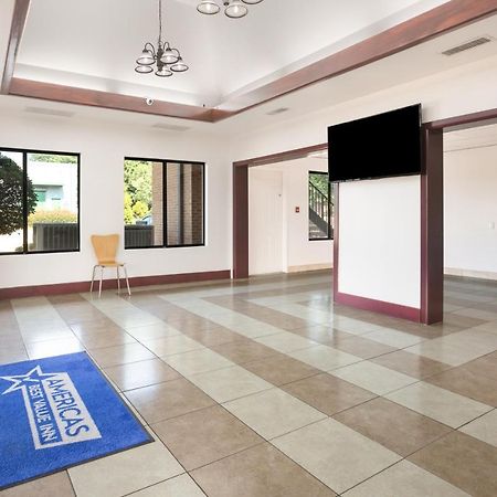 Americas Best Value Inn สต็อกบริดจ์ ภายนอก รูปภาพ