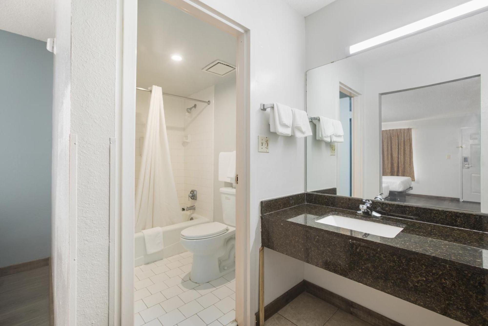 Americas Best Value Inn สต็อกบริดจ์ ห้อง รูปภาพ