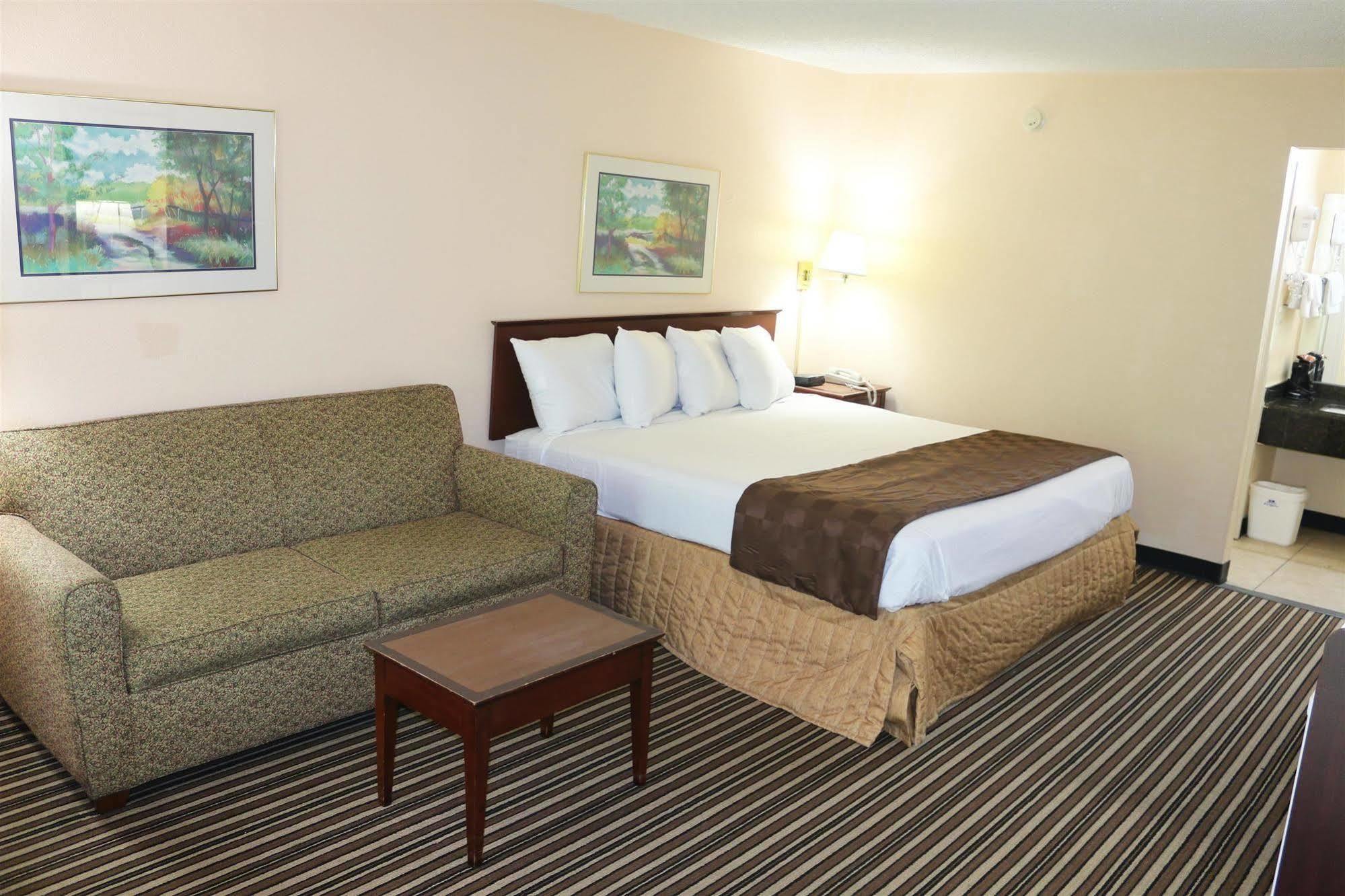 Americas Best Value Inn สต็อกบริดจ์ ภายนอก รูปภาพ