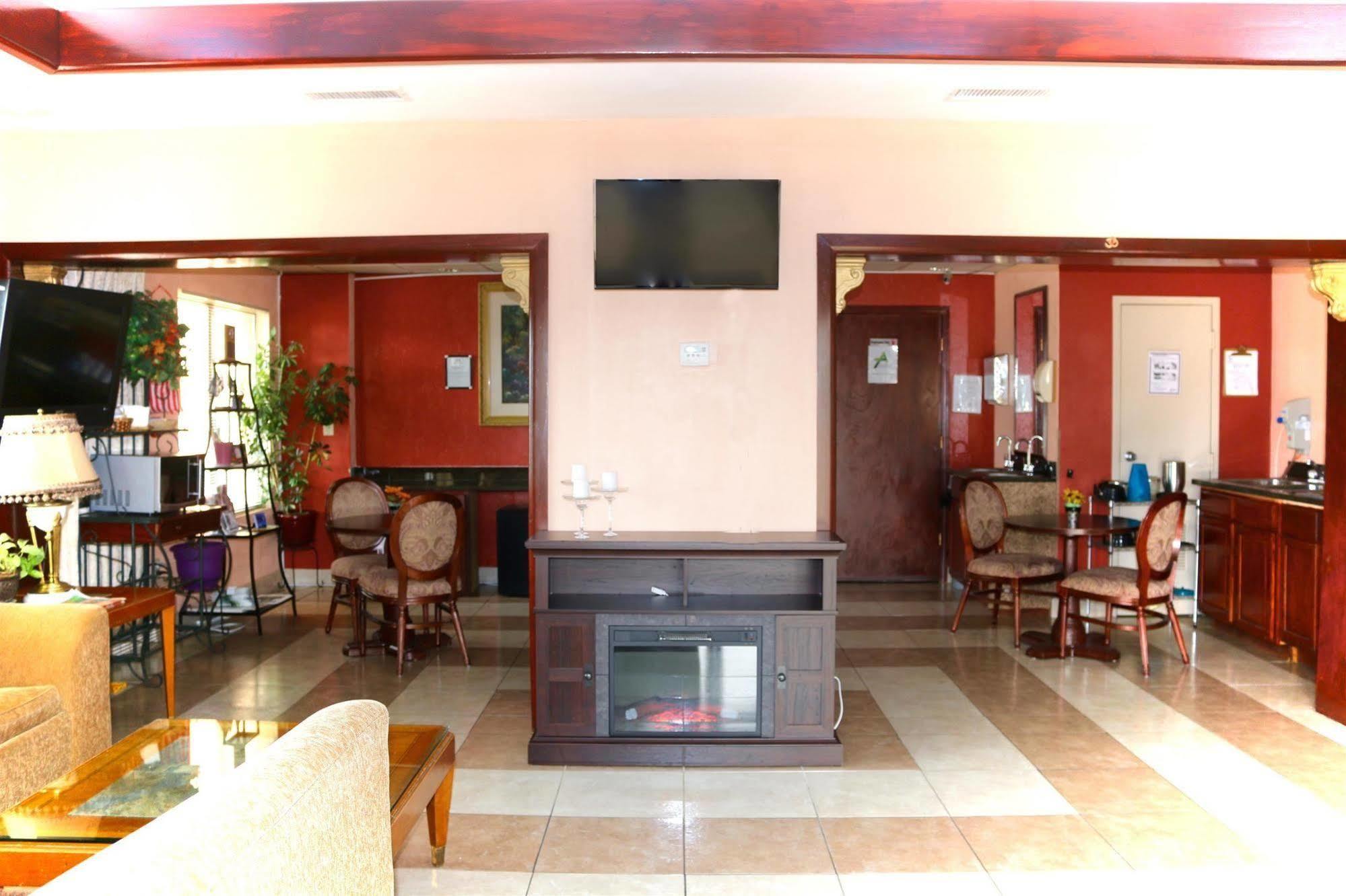 Americas Best Value Inn สต็อกบริดจ์ ภายนอก รูปภาพ